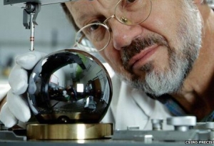 科学家开发纯度极高超硅材料制造量子计算机
